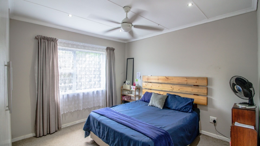 6 Bedroom Property for Sale in Kidds Beach Eastern Cape